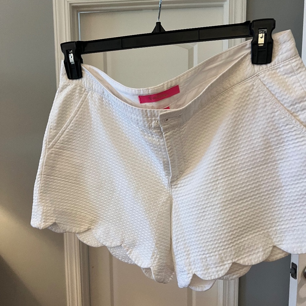 Lilly Pulitzer Buttercup mid rise white cotton shorts size 8